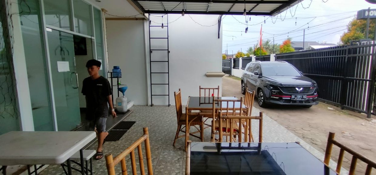 Dijual Gedung Penginapan Red Doorz (8)