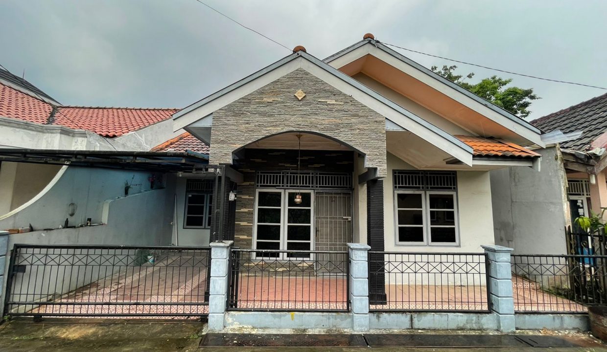 Dijual RUmah Jalan R Soekamto (1)