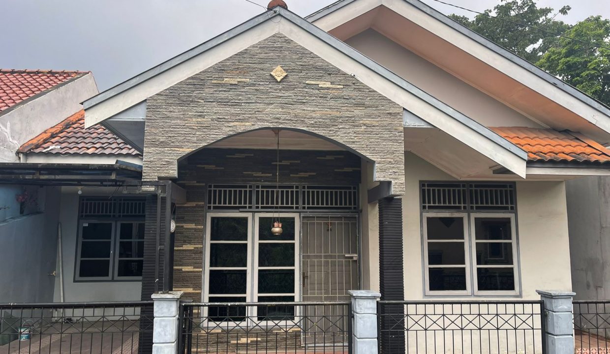 Dijual RUmah Jalan R Soekamto (2)