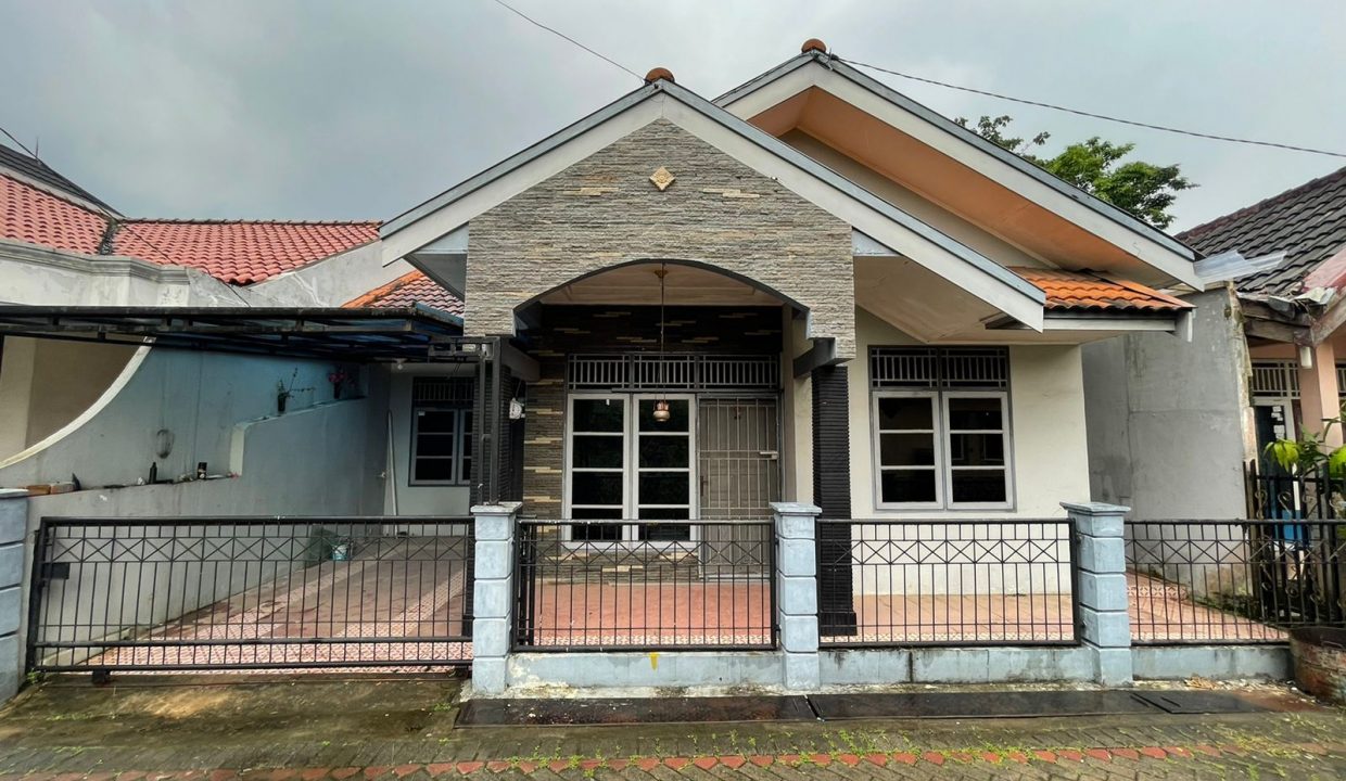 Dijual RUmah Jalan R Soekamto (3)