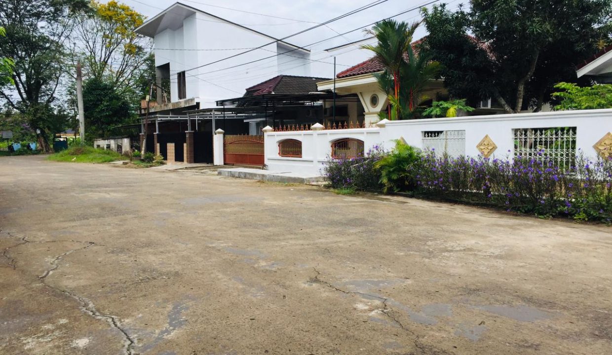 Dijual Rumah Bagus dan Cantik Full Furnish Siap Huni Di Perumahan Bukit Sejahtera (0,8)