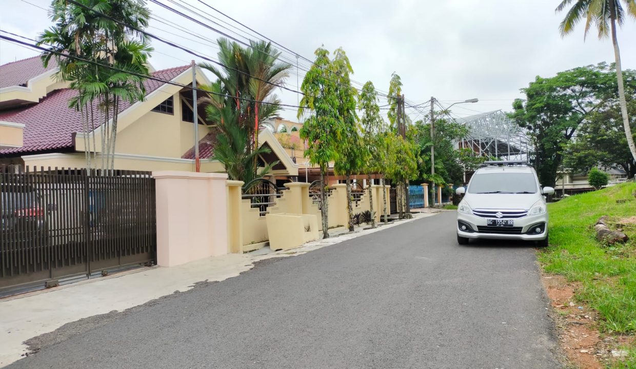 Dijual Rumah Mewah dengan tanah yang luas dijalan Hang Jebat (11)