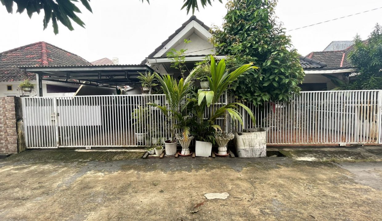 Dijual Rumah di Komplek OPI Jalan bangau (1)