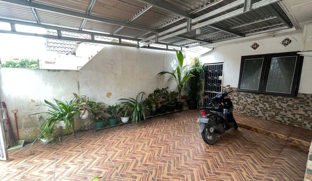 Dijual Rumah di Komplek OPI Jalan bangau (1,76)