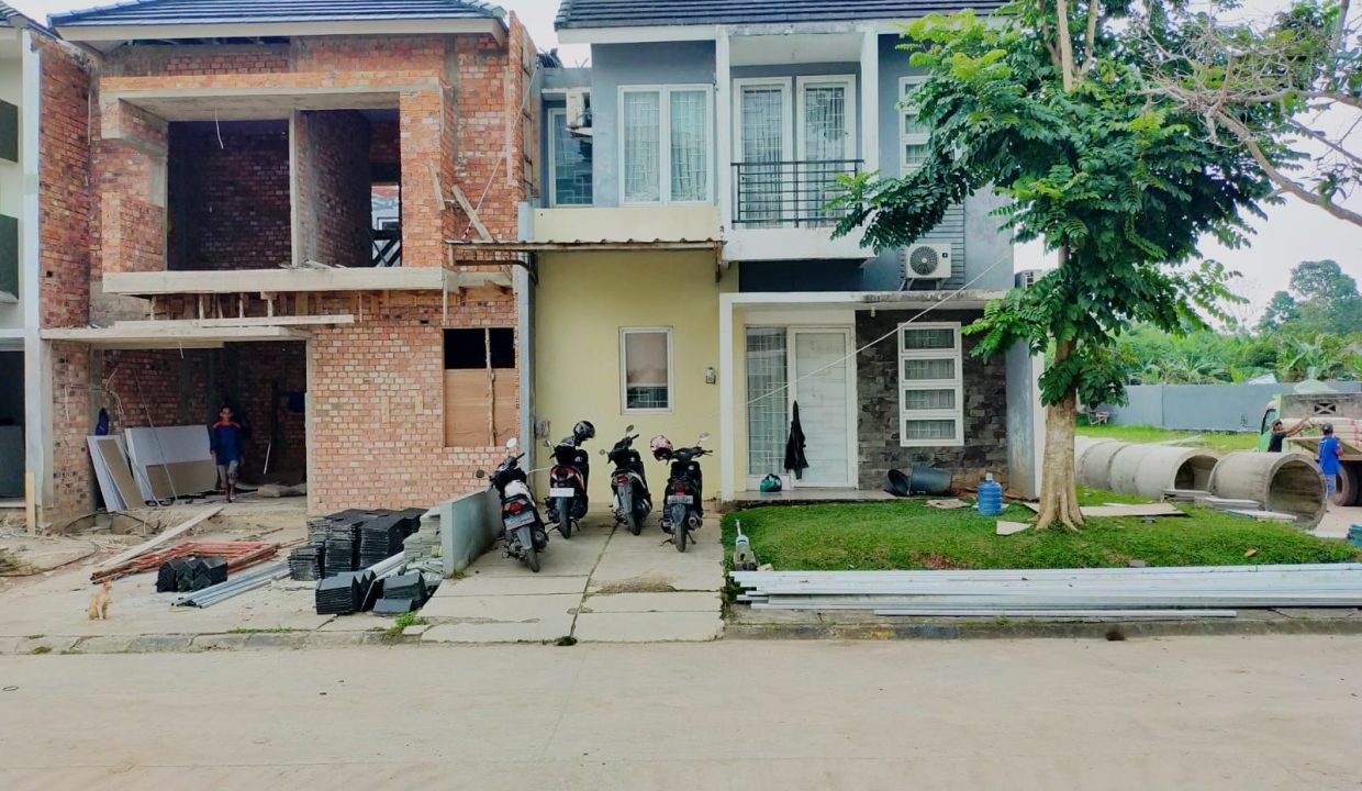 Dijual rumah 2 lantai, komplek Citra Grand City Cluster Pavolion (1)