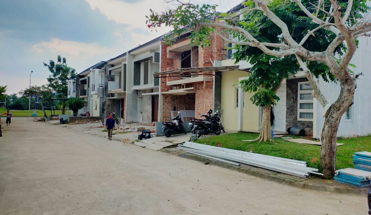 Dijual rumah 2 lantai, komplek Citra Grand City Cluster Pavolion (1,9)