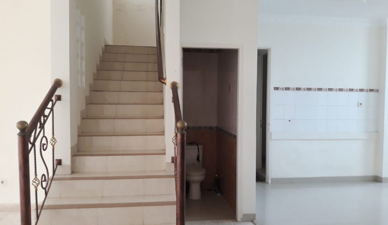 Disewaka Rumah 2 Lantai Komplek Elite Evergreen BHL Palembang (10)