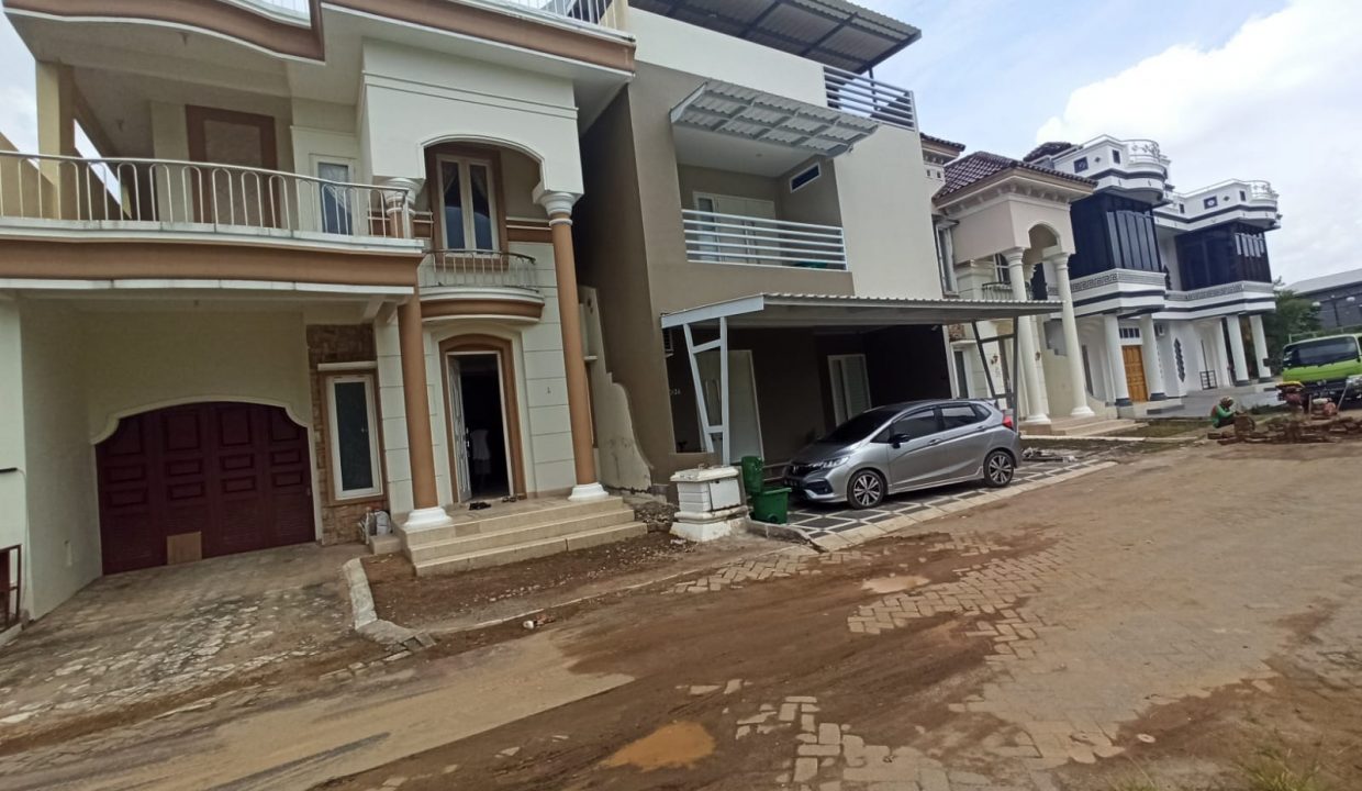 Disewaka Rumah 2 Lantai Komplek Elite Evergreen BHL Palembang (1,4)