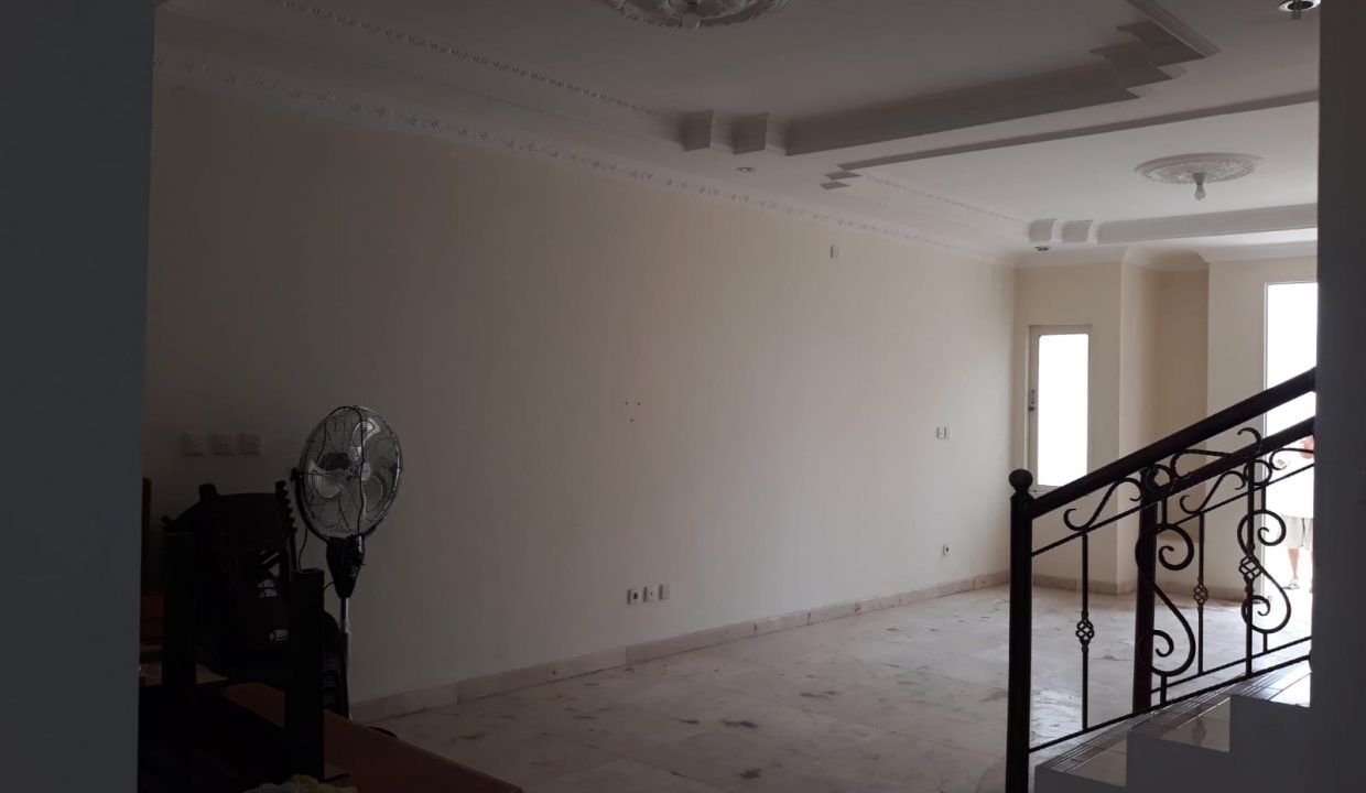 Disewaka Rumah 2 Lantai Komplek Elite Evergreen BHL Palembang (2)