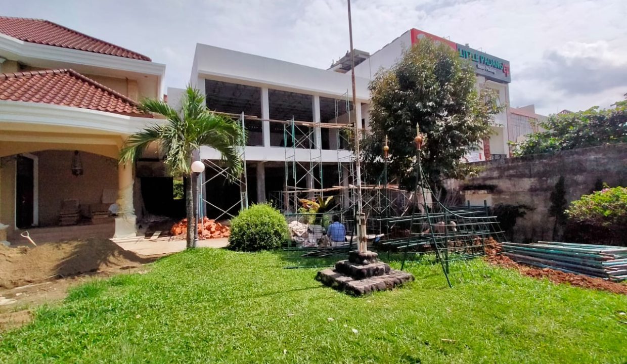 Disewakan Ruko Cantik di jln. Raya Demang (1)