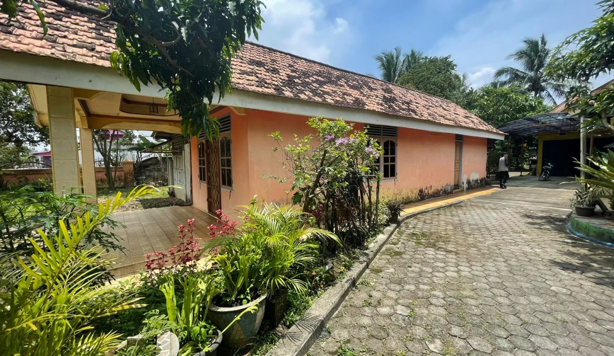 Jalan Pangeran kapten abdullah plaju (1,6)