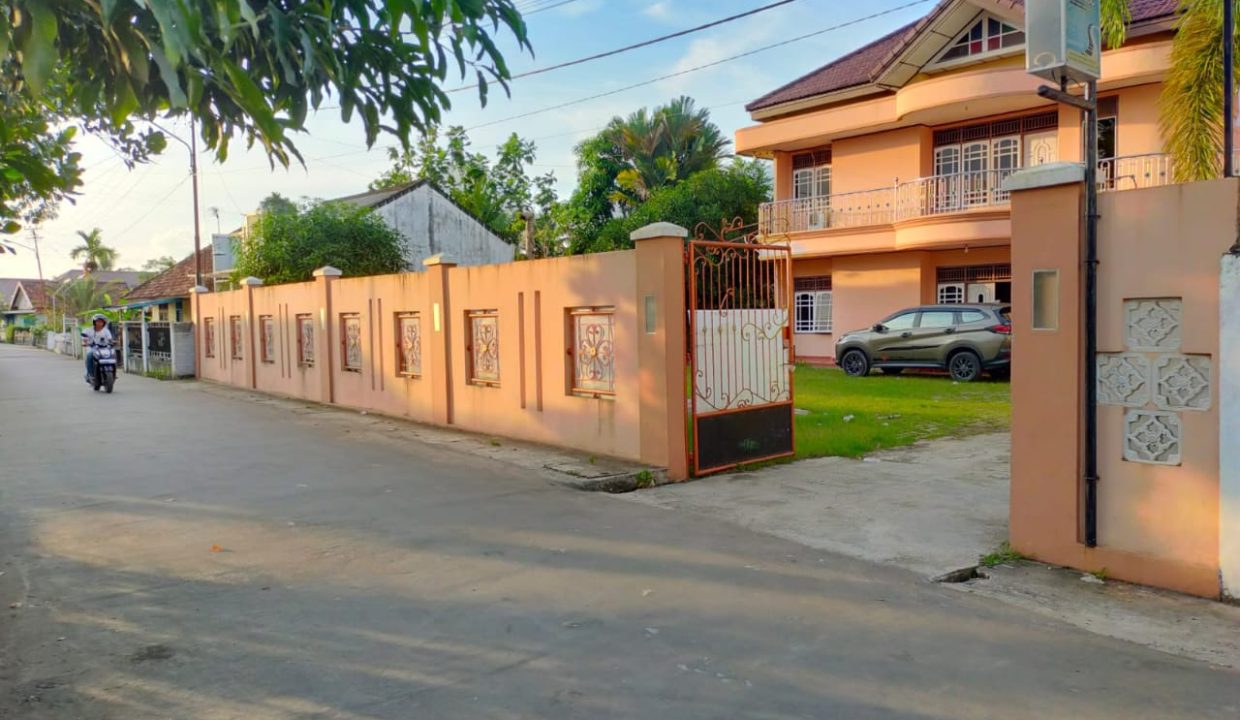 Rumah Mata MErah (3)
