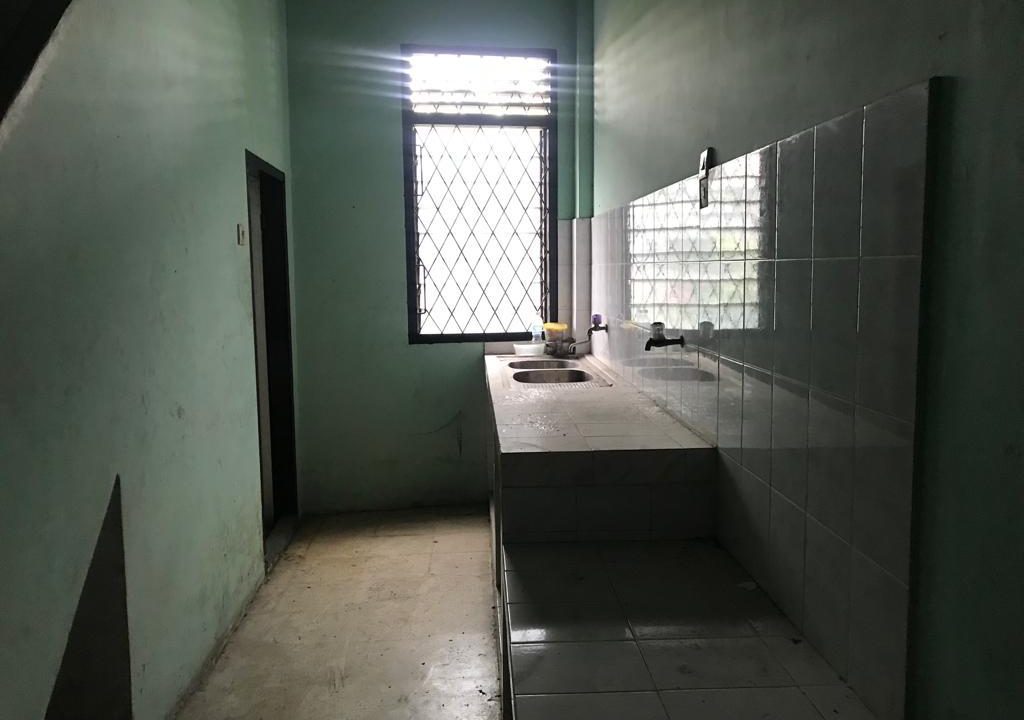 Disewakan Dijual Ruko 1 pintu 3 lantai plus dak jemur Siap Pakai Jln Perintis Kemerdekaan Palembang (5)