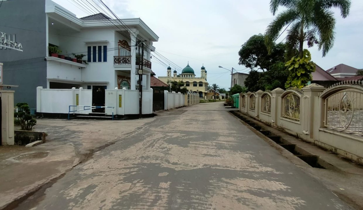 Disewakan Rumah bagus di komplek Perumahan Finasty Raflesia (7)