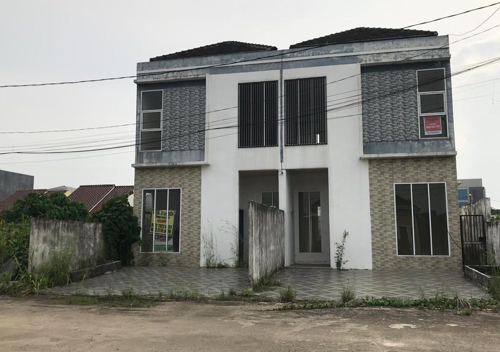 Dijual Cepat 2 unit Town House 2 lantai di Cluster Winola (0,7)