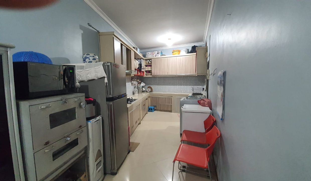 Dijual MURAH Rumah 2 lantai Bagus dan Terawat Siap Huni Jalan Sersan Sani (10)
