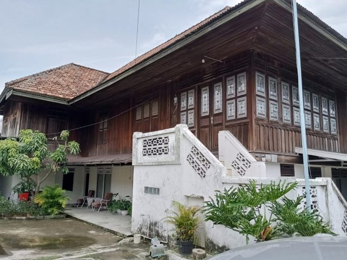Dijual Rumah Kayu Unglen Antik Semi Permanen Jalan Ahmad Rivai Palembang