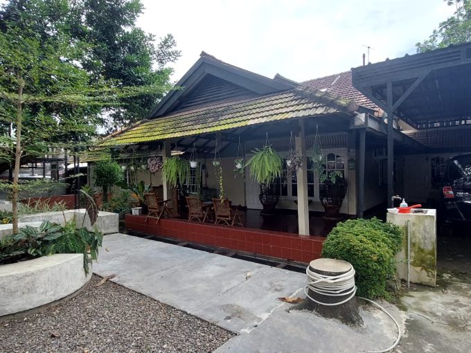 Dijual Rumah Halaman Luas depan RS Bunda Palembang