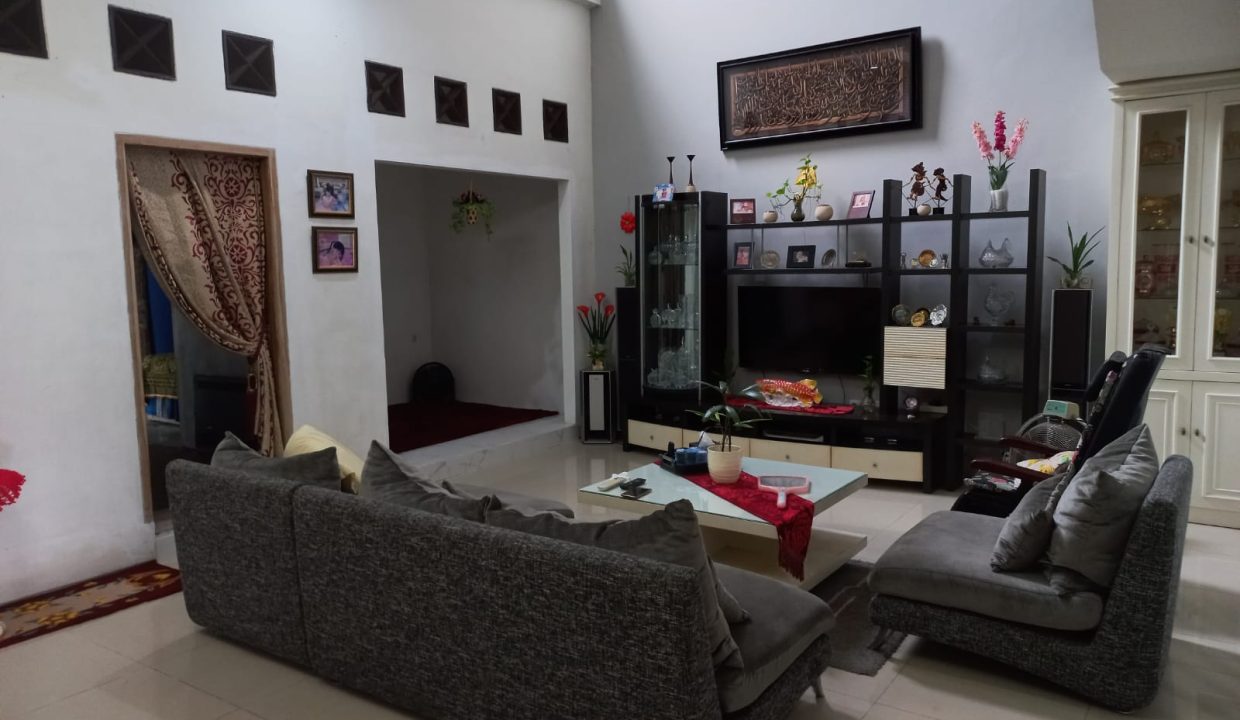 Dijual murah Rumah modern semi furnish di Villa Bank Raya Demang Lebar (4)