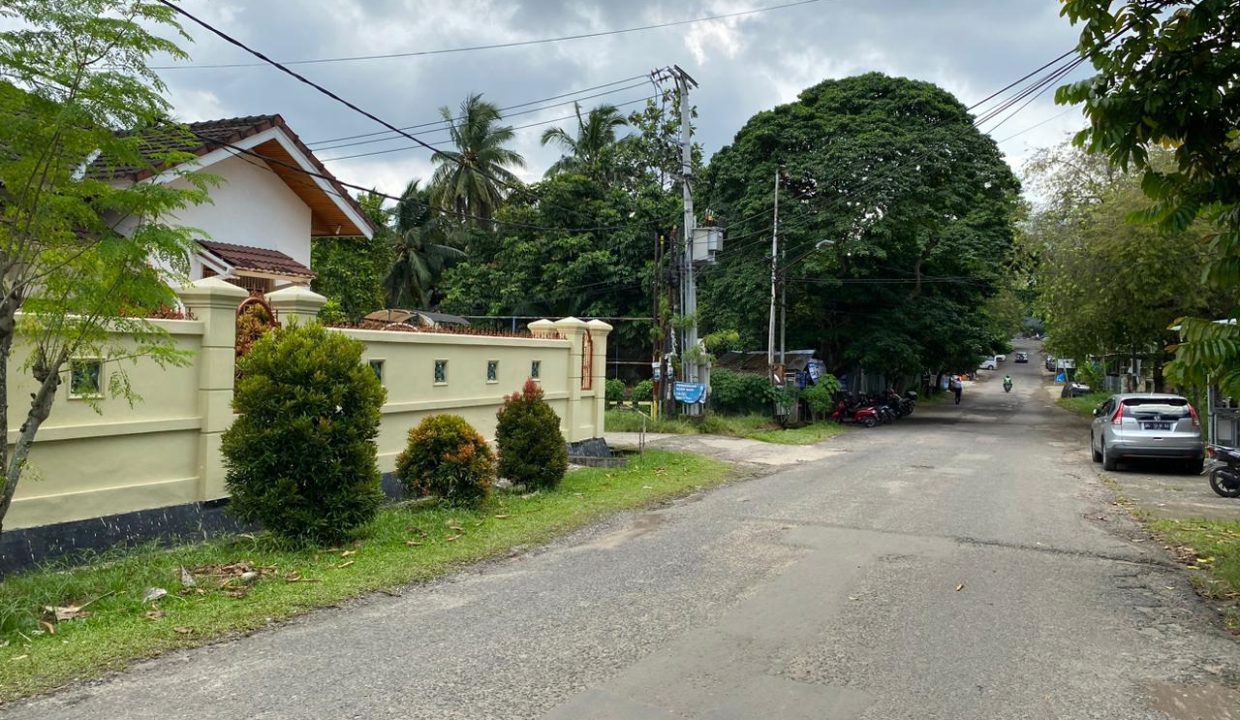 Dijual rumah jalan Enim depan RS Bunda Palembang (1,2)