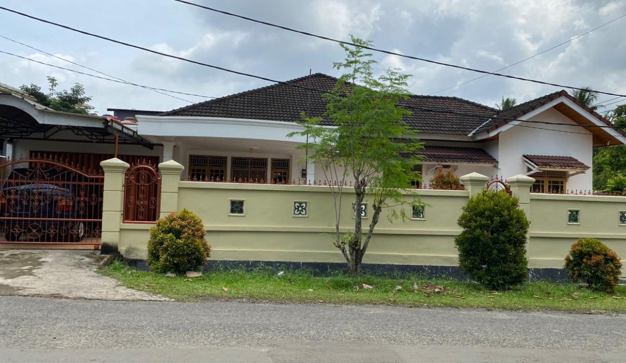 Dijual rumah jalan Enim depan RS Bunda Palembang (1,3)