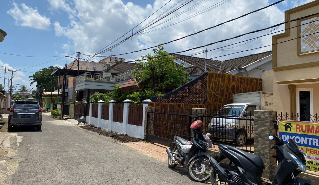 Disewakan Rumah Bagus Terawat di Komplek PHDM Kalidoni Palembang (4,1)