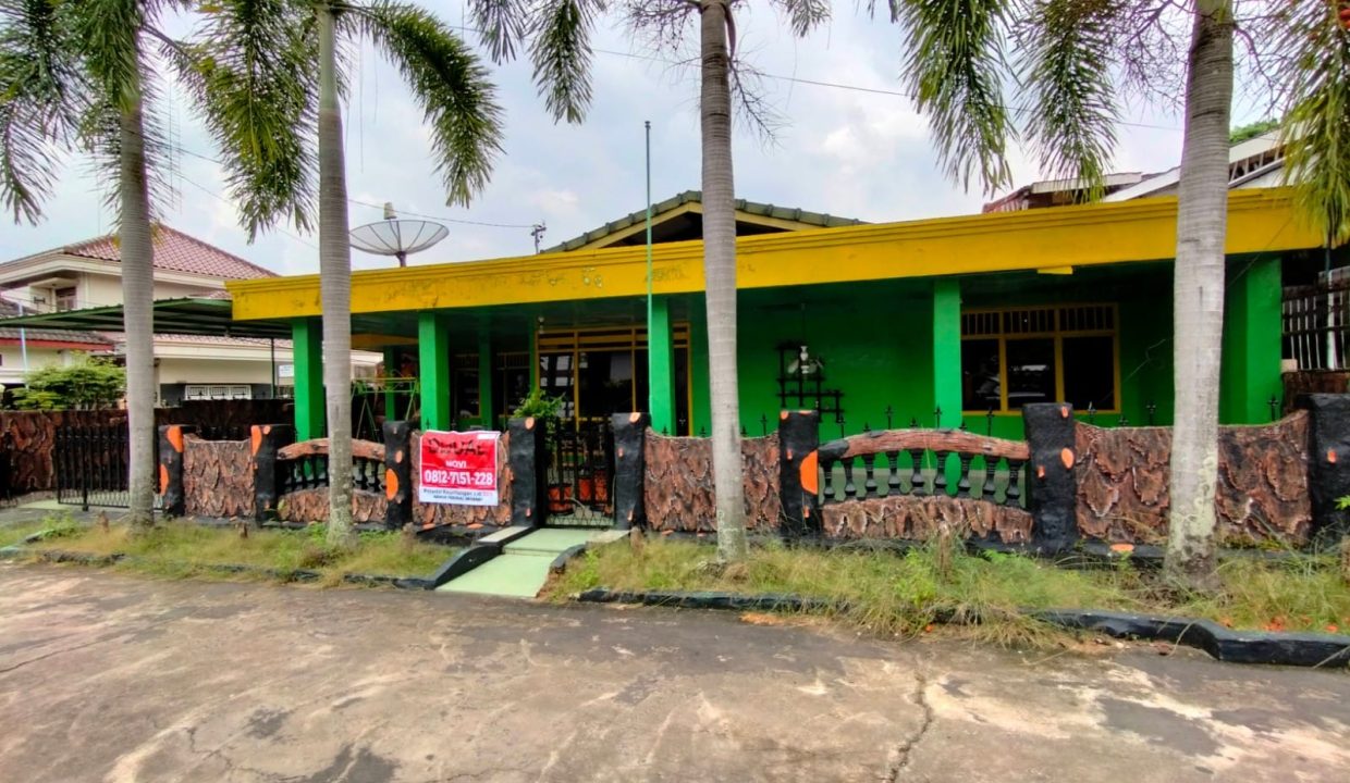 Rumah bagus terawat di Kenten Permai (1)