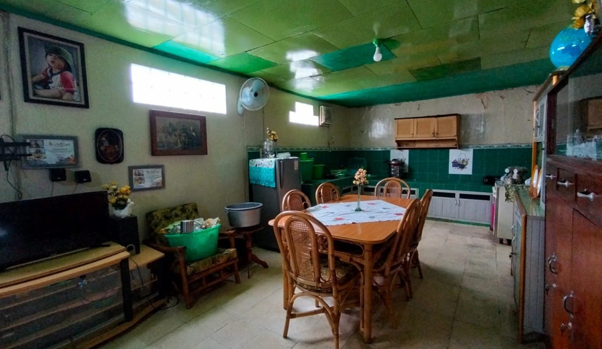 Rumah bagus terawat di Kenten Permai (6)