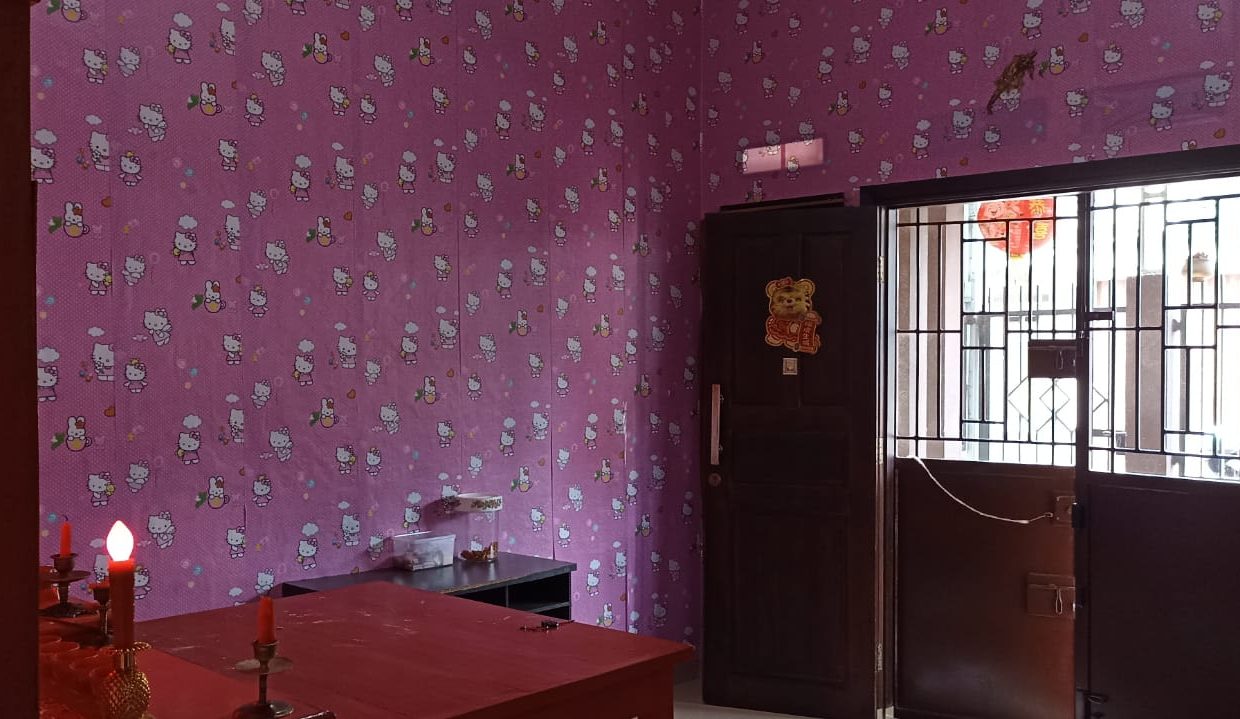rumah cantik dengan halaman luas dekat pusat kota jl Wirajaya (5)