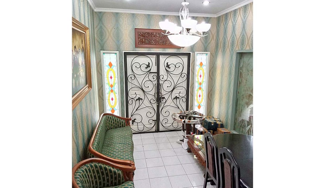 DIJUAL RUMAH CANTIK POSISI HOOK, PERUMAHAN GRIYA TIGA PUTRI (2)