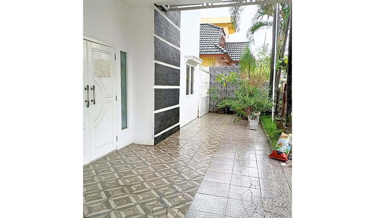 DIJUAL RUMAH CANTIK POSISI HOOK, PERUMAHAN GRIYA TIGA PUTRI (5)