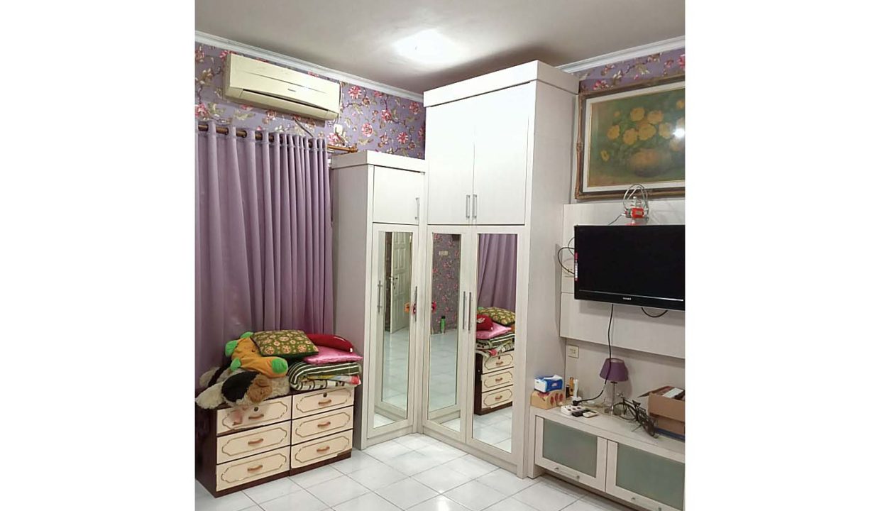 DIJUAL RUMAH CANTIK POSISI HOOK, PERUMAHAN GRIYA TIGA PUTRI (9)