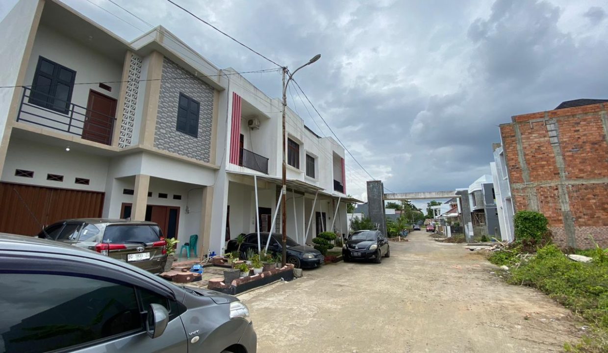 Dijual 1 Unit Town House Sangat Bagus dan Terawat Lokasi Strategis Jl Macan Kumbang (1,5)