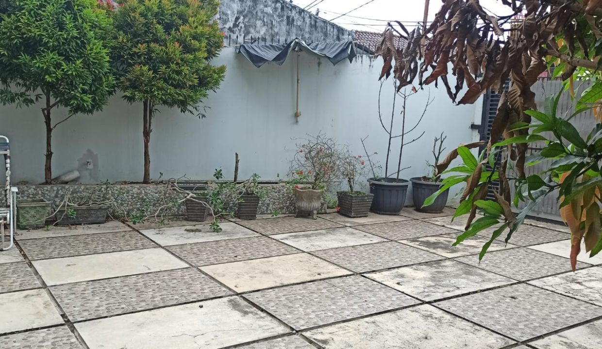 Dijual Rumah Cantik 2 Lantai, Strategis, di Jalan PDAM (3)