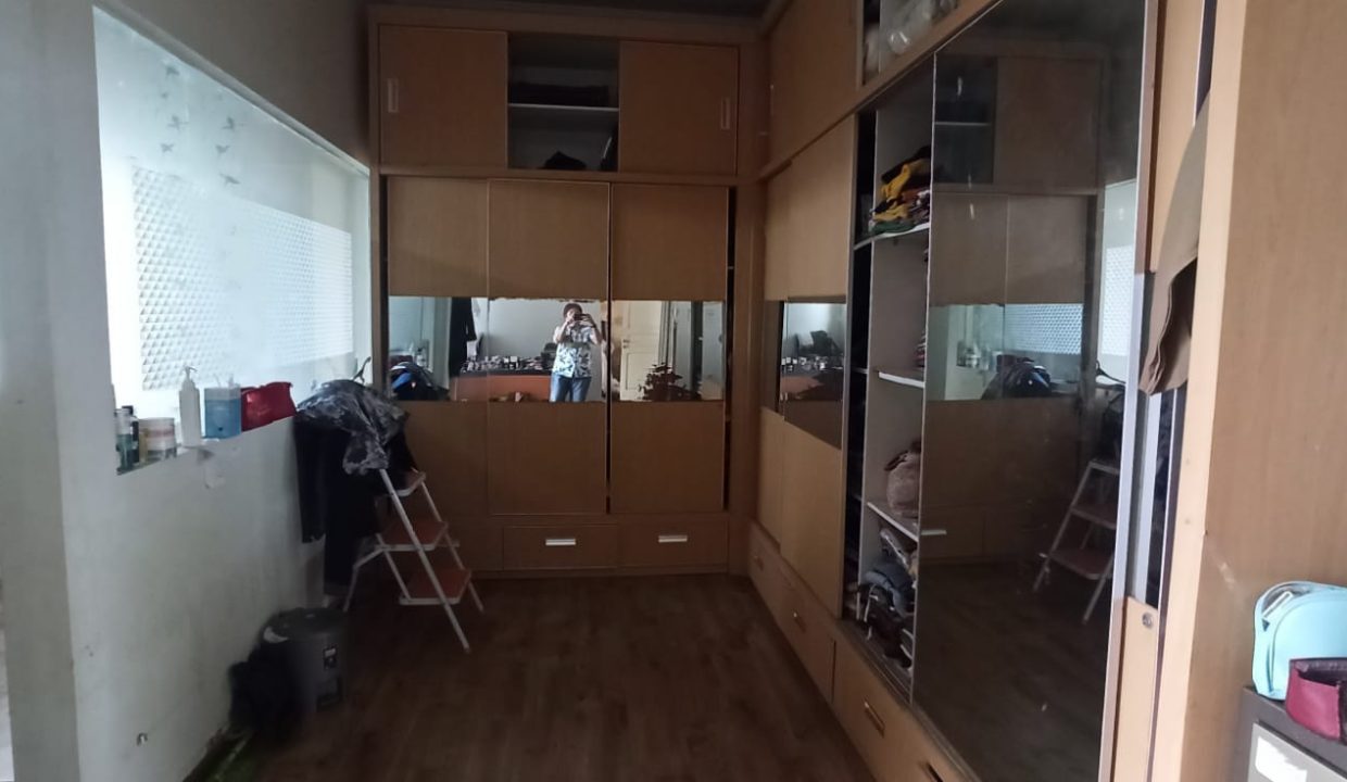 Dijual Rumah Cantik 2 Lantai, Strategis, di Jalan PDAM (7)