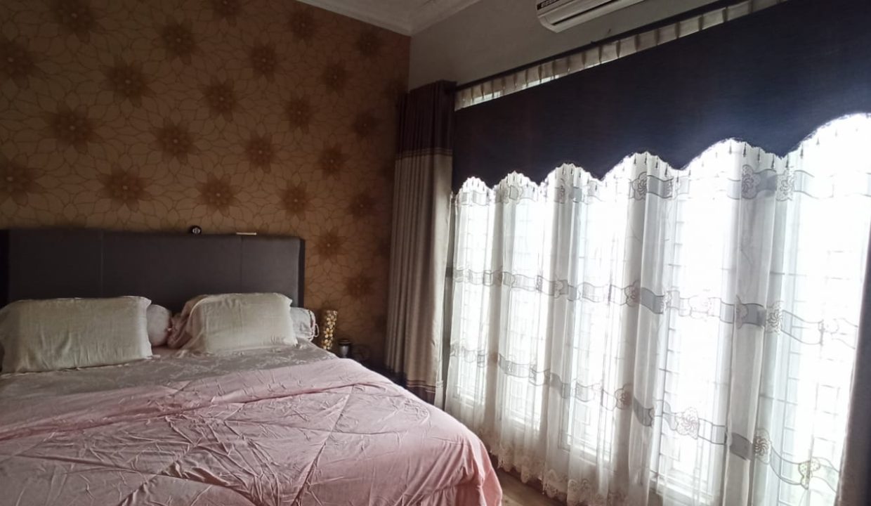 Dijual Rumah Cantik 2 Lantai, Strategis, di Jalan PDAM (8)