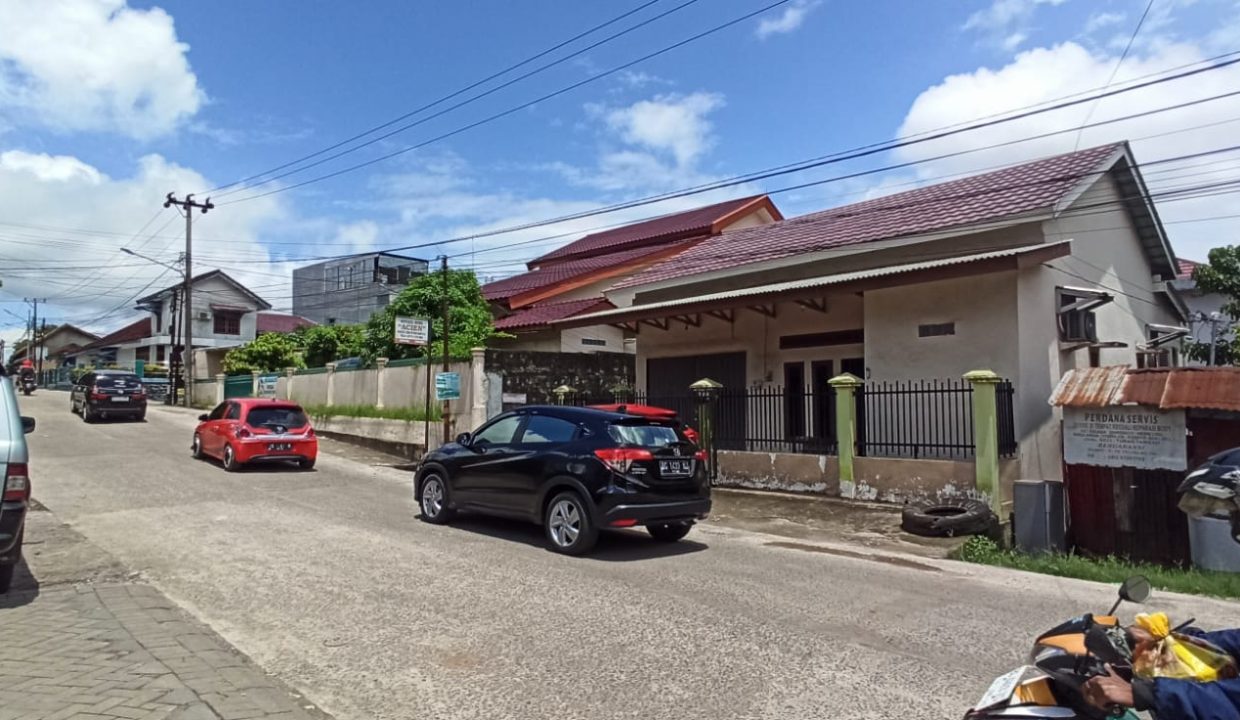 Dijual Rumah Depan Indomaret di Padang Selasa (1)