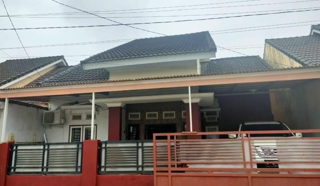 Dijual Rumah Semi Furnished di Demang Lebar Daun (1)