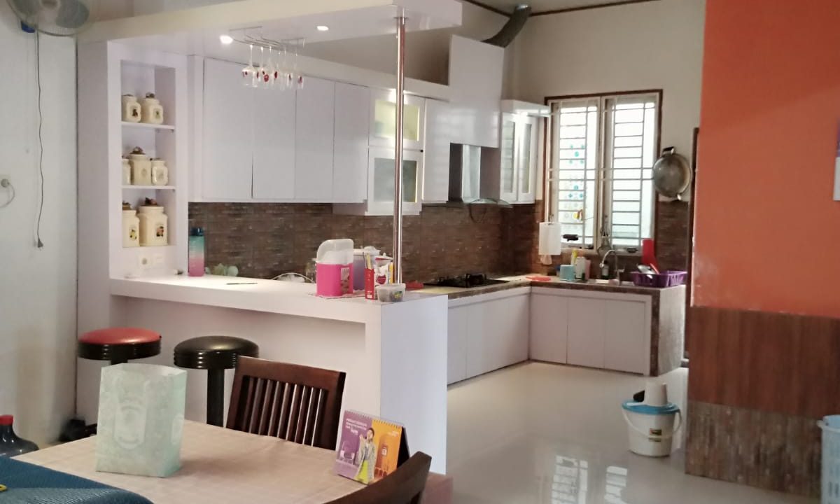 Dijual Rumah Semi Furnished di Demang Lebar Daun (4)