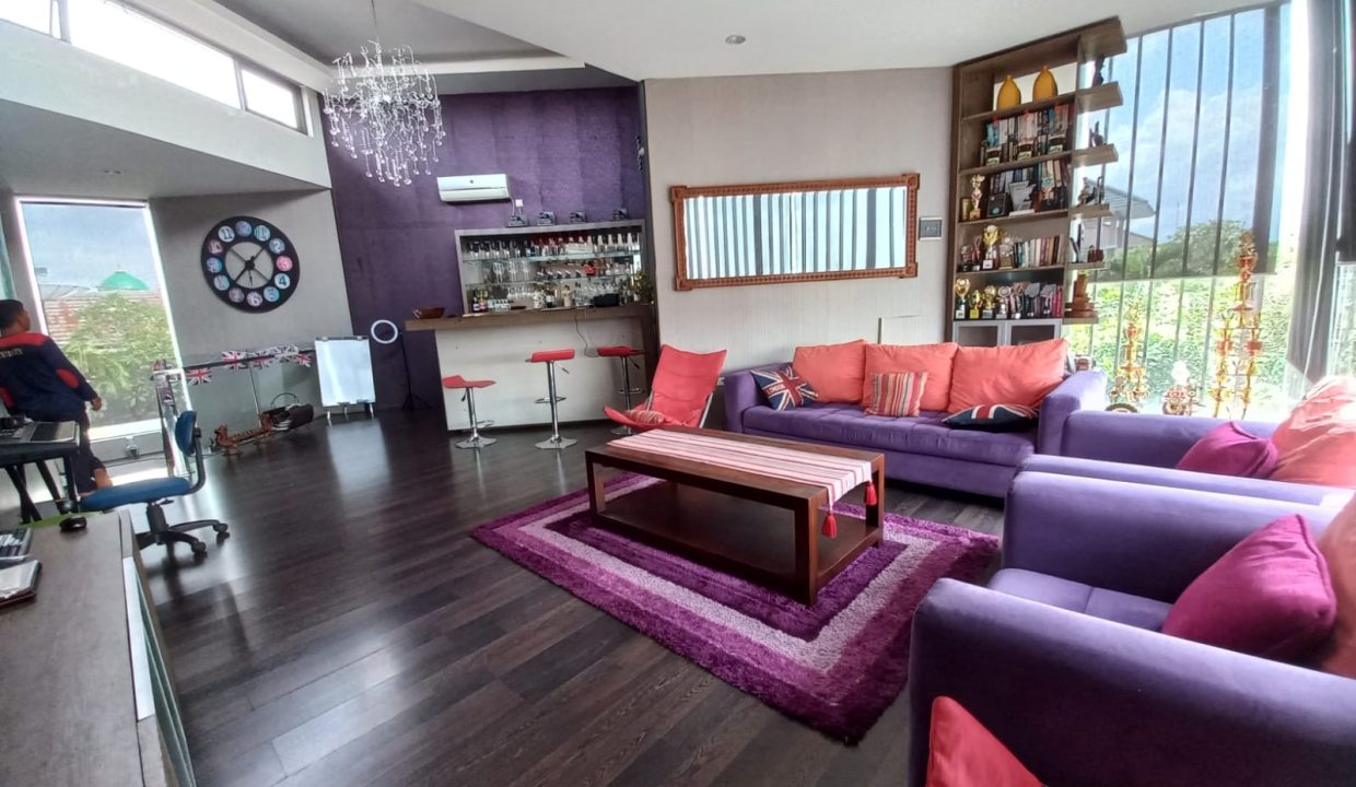 Dijual Rumah mewah semi furnish di jalan bank raya Demang Lebar Daun (4)