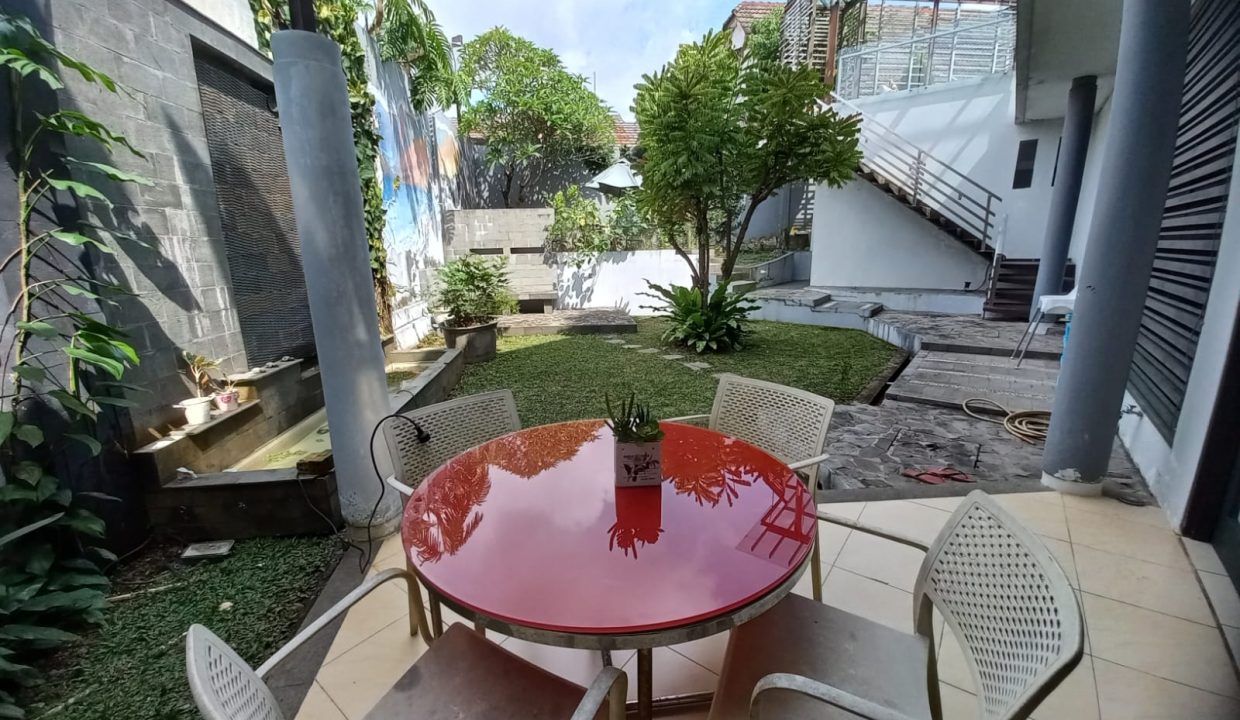 Dijual Rumah mewah semi furnish di jalan bank raya Demang Lebar Daun (8)