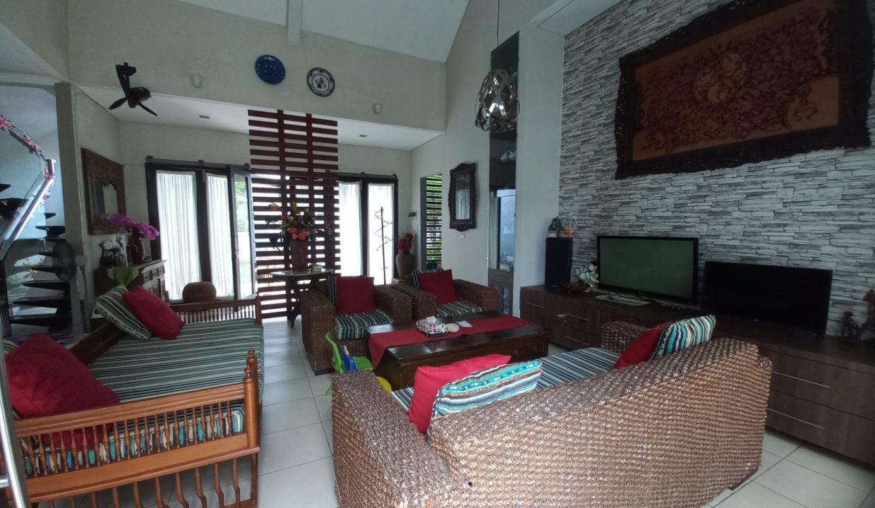 Dijual Rumah mewah semi furnish di jalan bank raya Demang Lebar Daun (9)