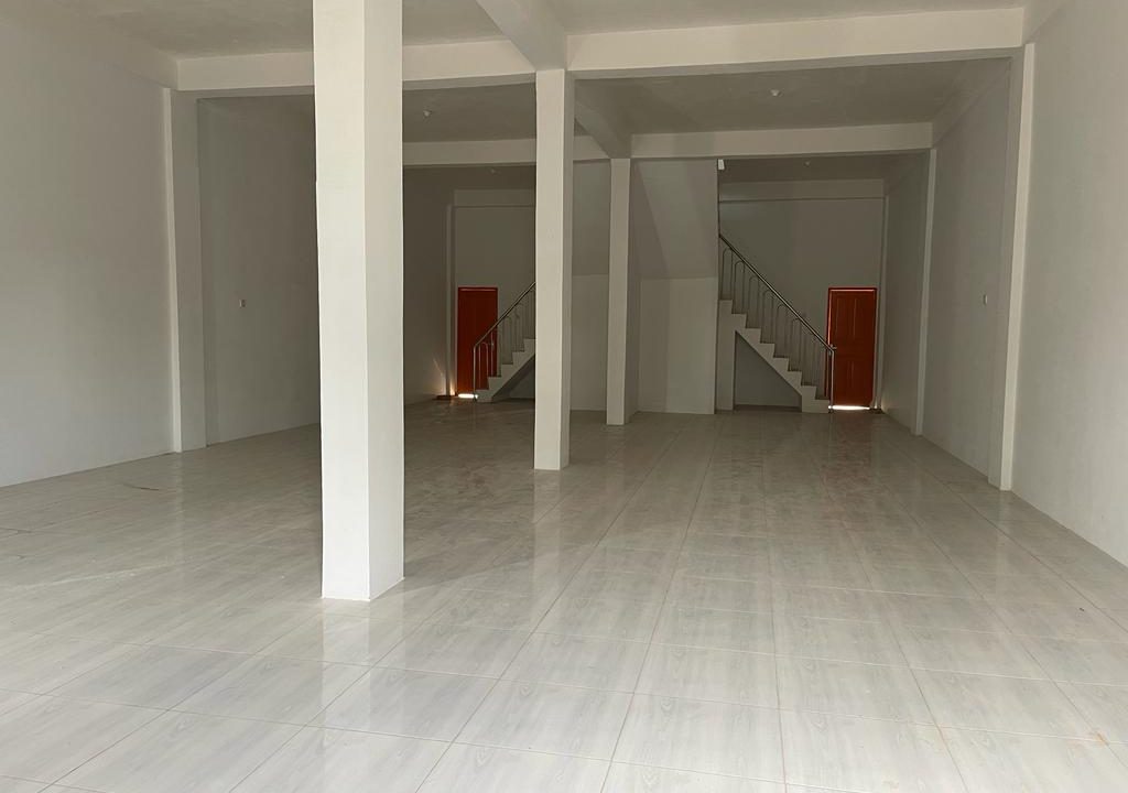 Disewakan 2 Unit ruko plong 3 Lantai Full Kondisi Baru Tepi jalan besar Noerdin Panji (7)