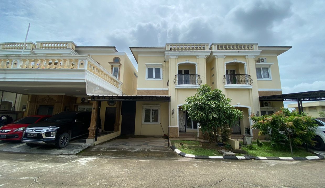 Disewakan Rumah 2lantai di Cluster Alexandria (0,2)