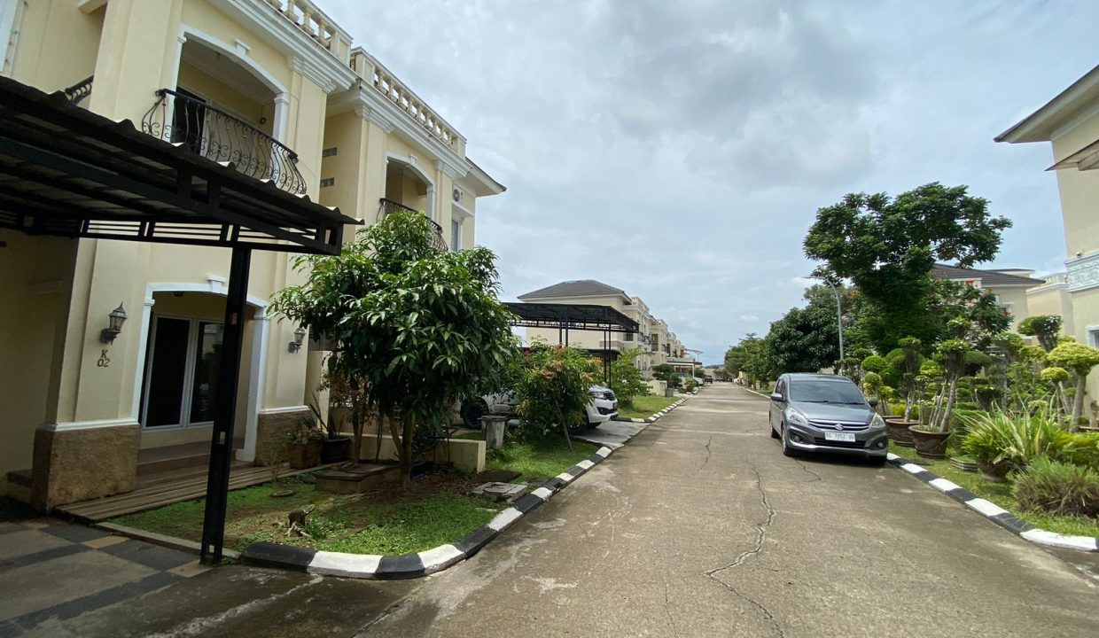 Disewakan Rumah 2lantai di Cluster Alexandria (0,3)
