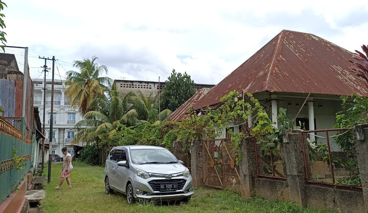 Rumah Besar jalan Kamboja (1)