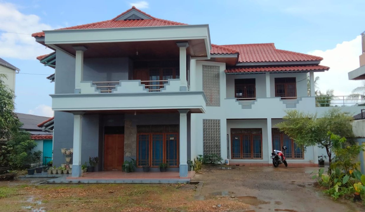 Rumah Jalan Kancil Putih Kelurahan Demang Lebar Daun IB 1 Palembang (0,8)