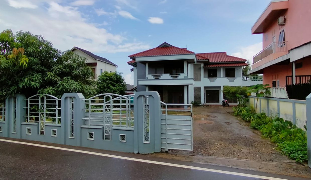Rumah Jalan Kancil Putih Kelurahan Demang Lebar Daun IB 1 Palembang (0,9)