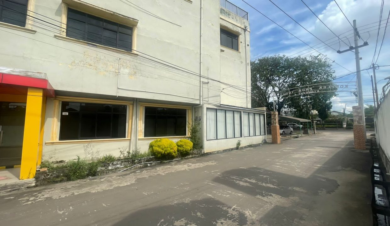 Dijual Ruko Jalan Abdul Rozak dekat PDAM(5)
