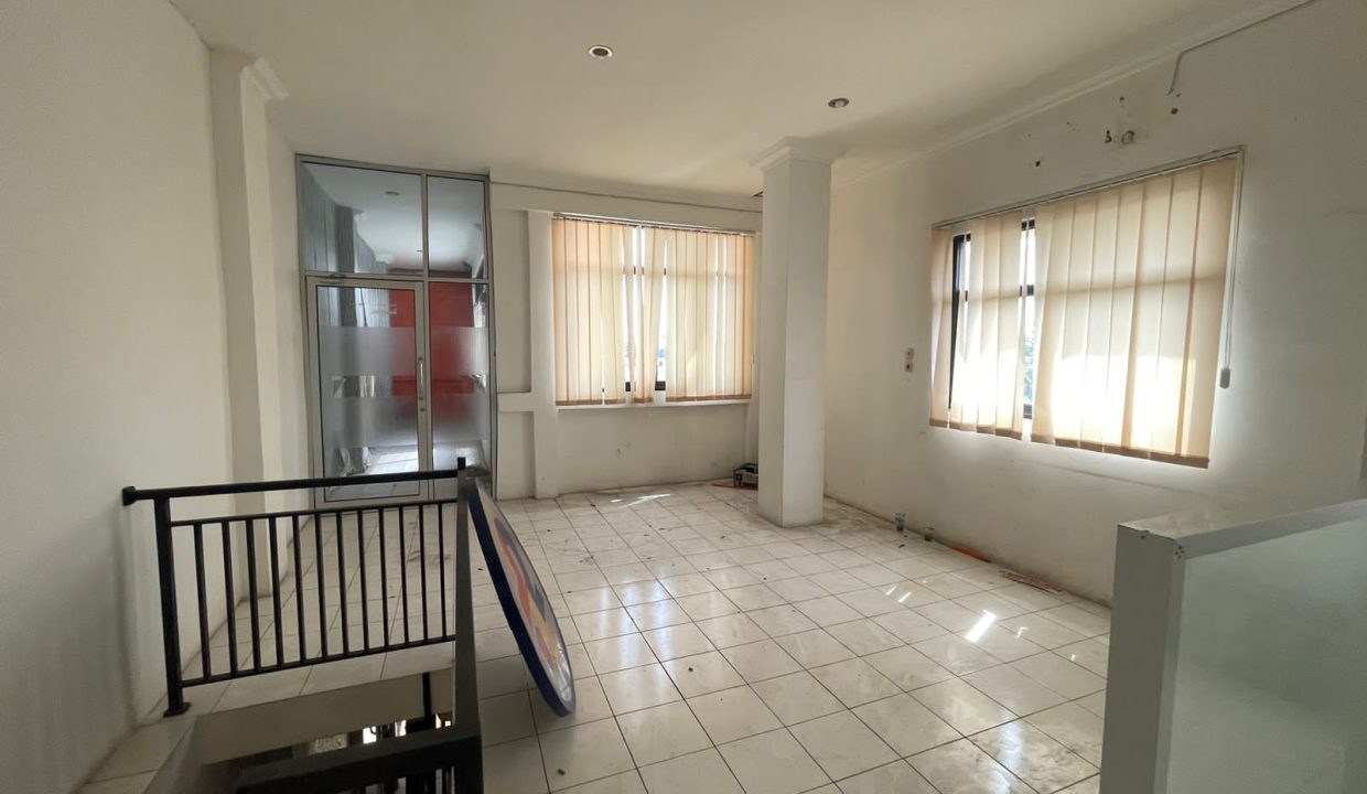 Dijual Ruko Jalan Abdul Rozak dekat PDAM(9)